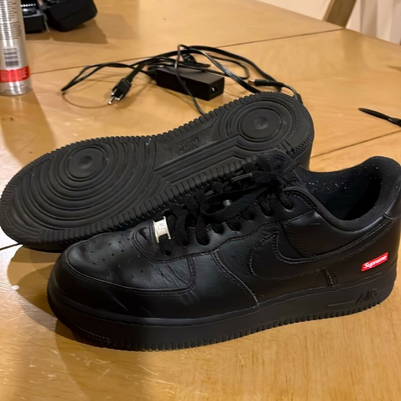 Black Air Force 1 supreme - Picture 2 of 3